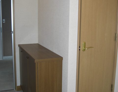 (玄関) (玄関)