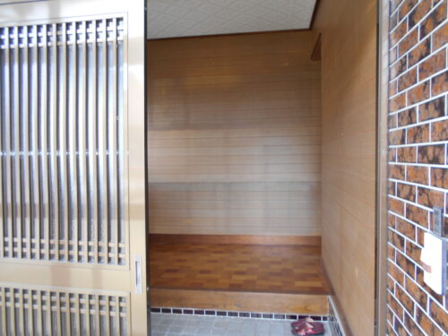 (玄関) (玄関)