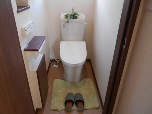 2階トイレ (内装)