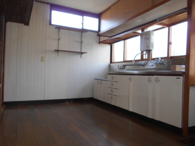 (キッチン)  (キッチン)