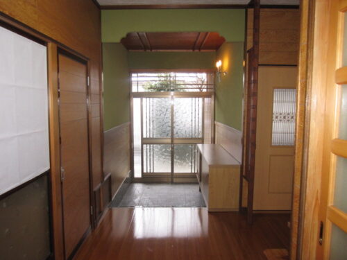 (玄関) (玄関)