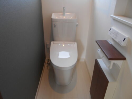 2階トイレ (内装)