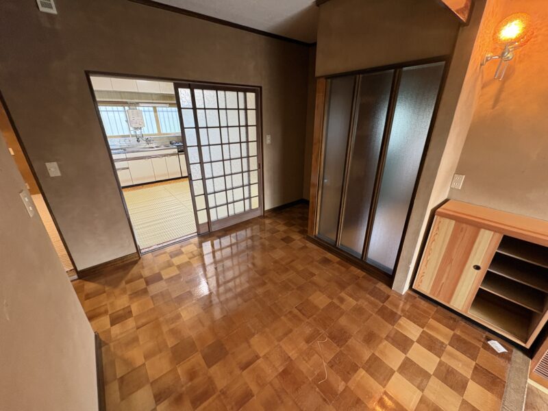 (玄関) (玄関)